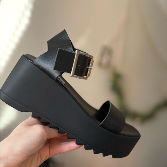 NWOT Steve Madden Black Platform Sandals – Never Worn (size 9) - Picture 7 of 10